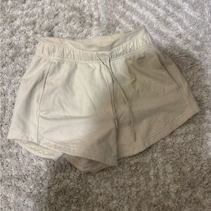 Women's Cream Lululemon Inner Glow Shorts